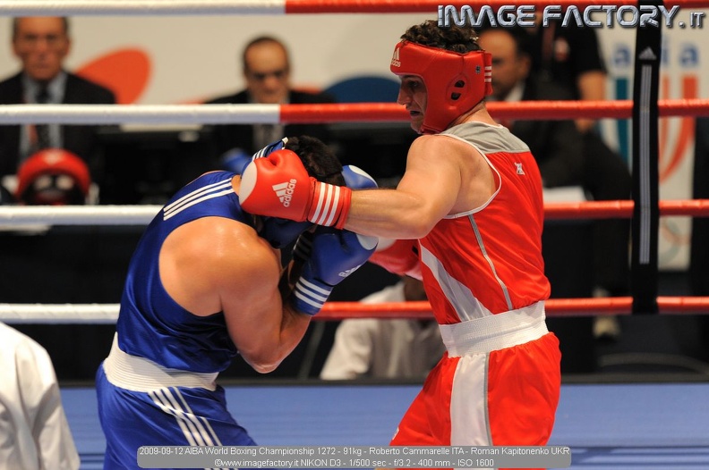 2009-09-12 AIBA World Boxing Championship 1272 - 91kg - Roberto Cammarelle ITA - Roman Kapitonenko UKR.jpg